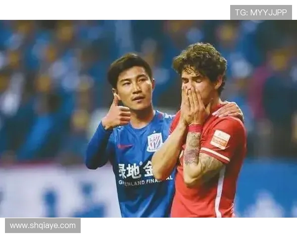 全球瞩目!足球明星风采大赏,激情比赛背后的故事揭秘 全球瞩目!足球明星风采大赏,激情比赛背后的故事揭秘