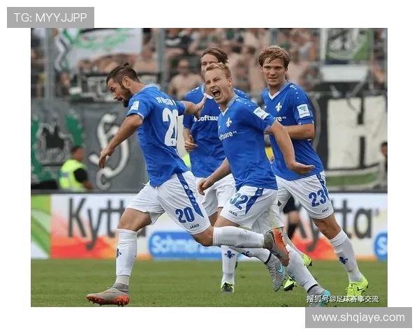 京都队与町田泽维的激烈对决展现了日本足球的魅力与竞争力